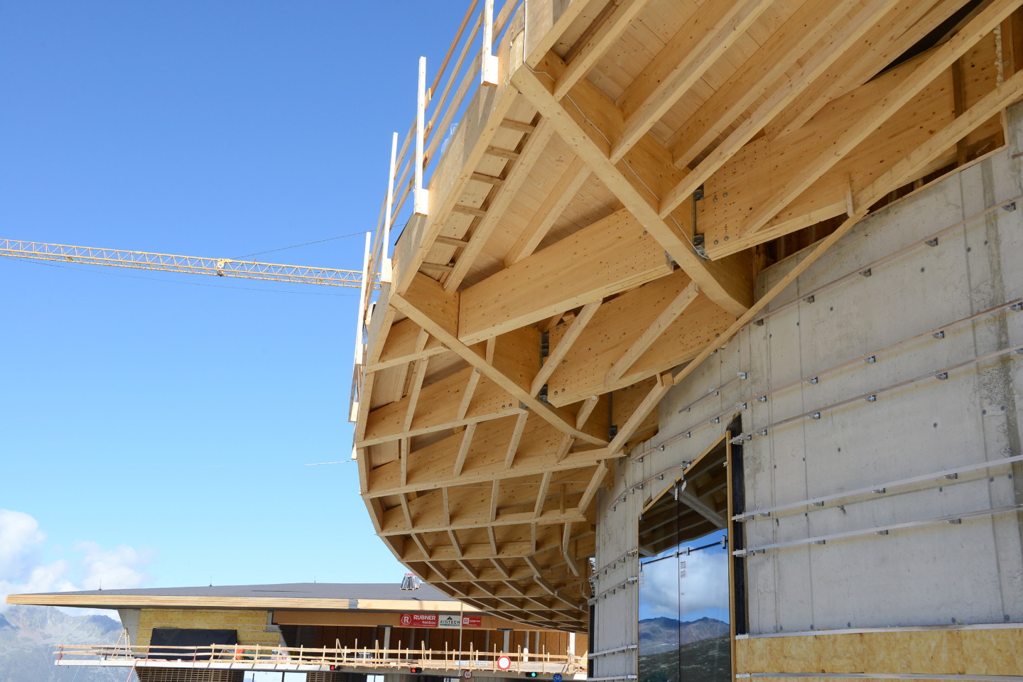 Top-Mountain-Crosspoint