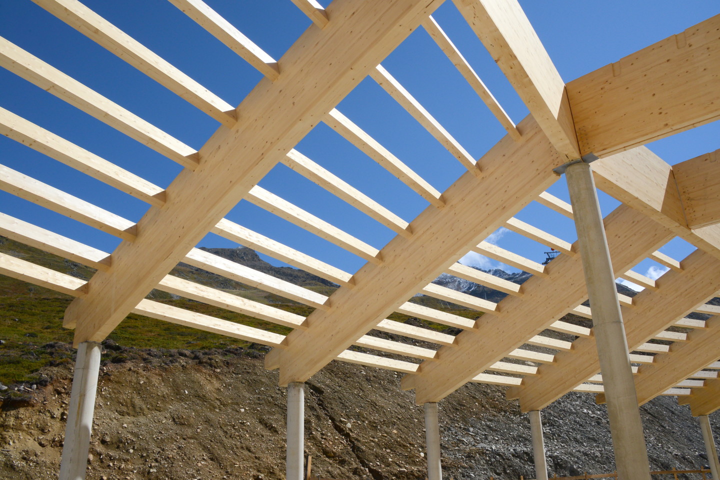 Top-Mountain-Crosspoint