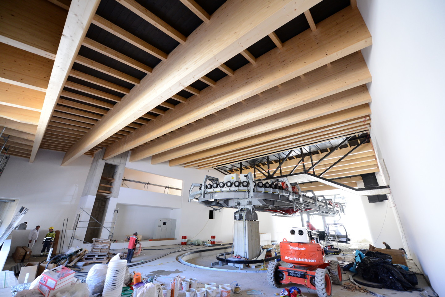 Top-Mountain-Crosspoint