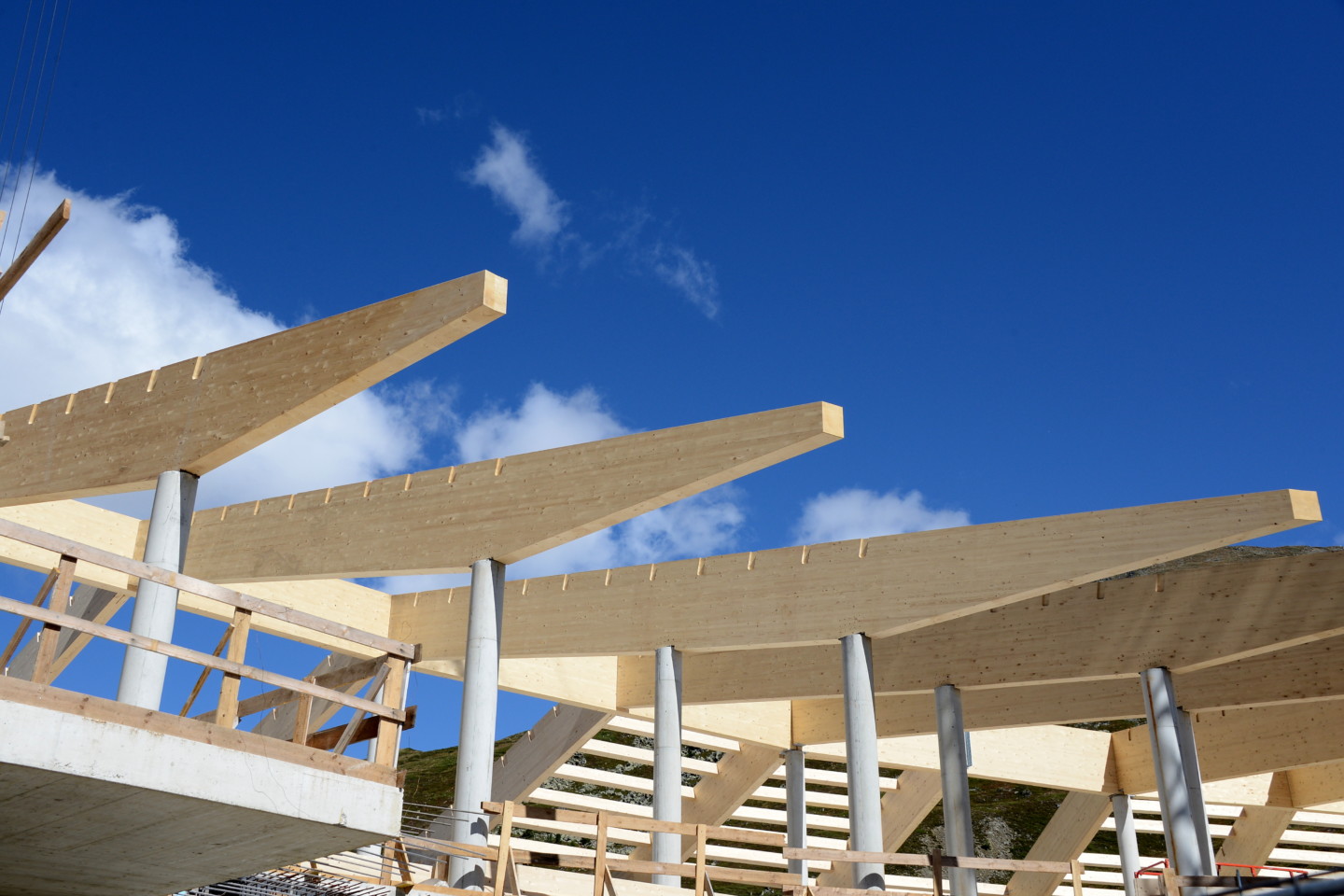 Top-Mountain-Crosspoint