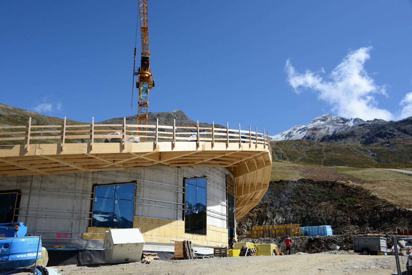 Top-Mountain-Crosspoint